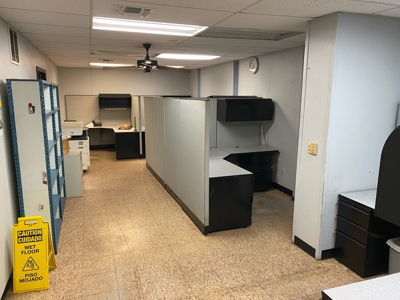 2828 3rd Ave South, Texas City, TX for lease - Interior Photo - Image 3 of 12