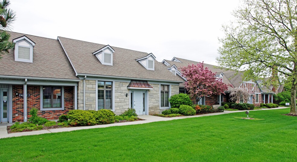 130 Hampton Cir, Rochester Hills, MI for lease - Building Photo - Image 1 of 1