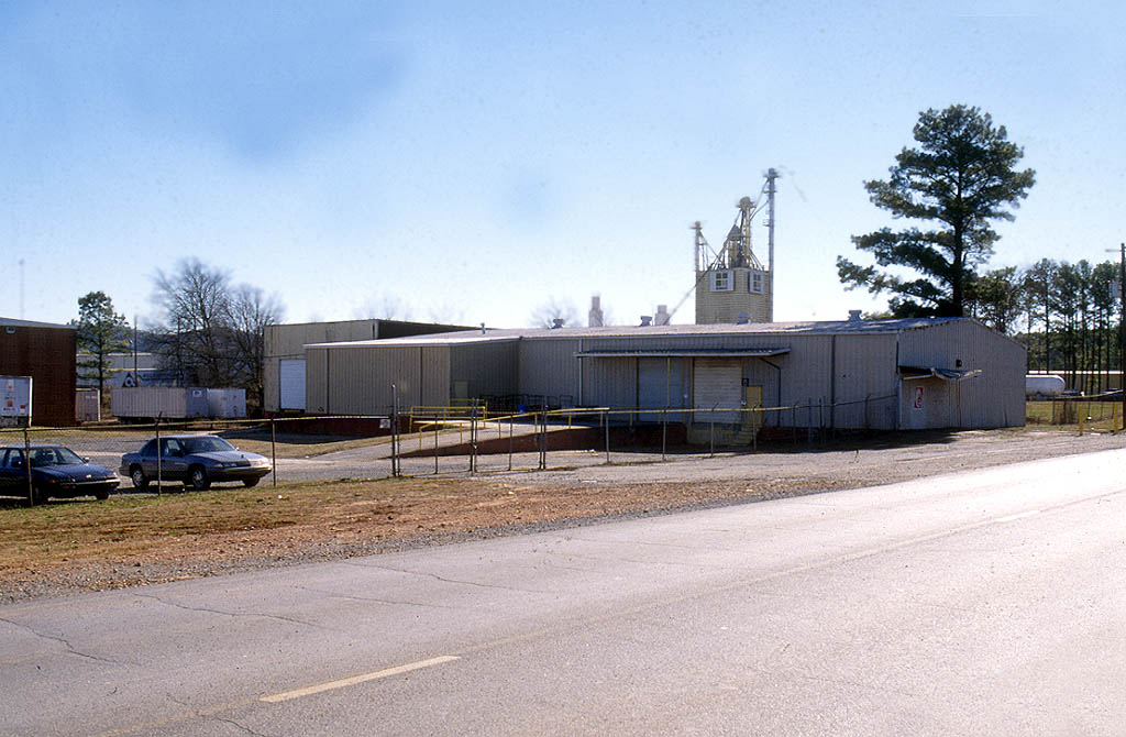 20 River Dr, Cartersville, GA for sale Primary Photo- Image 1 of 4