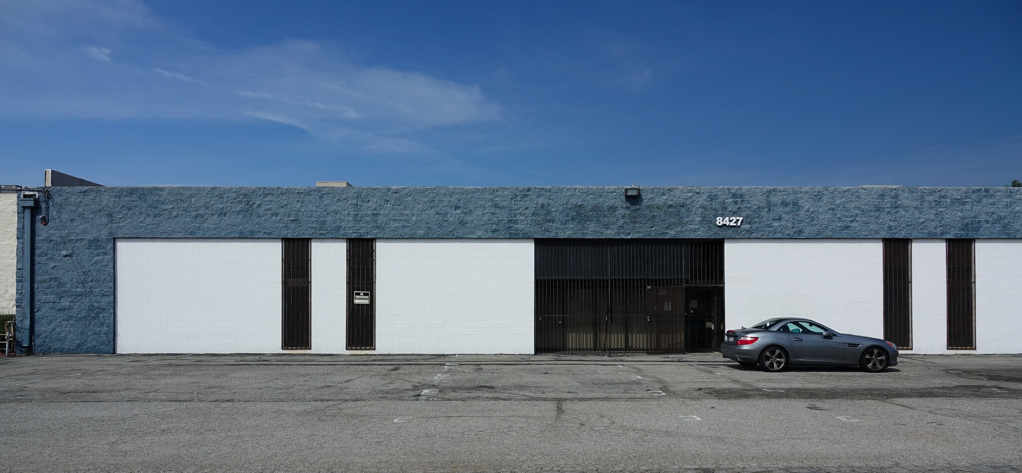 8411-8421 Canoga Ave, Canoga Park, CA for lease Interior Photo- Image 1 of 6