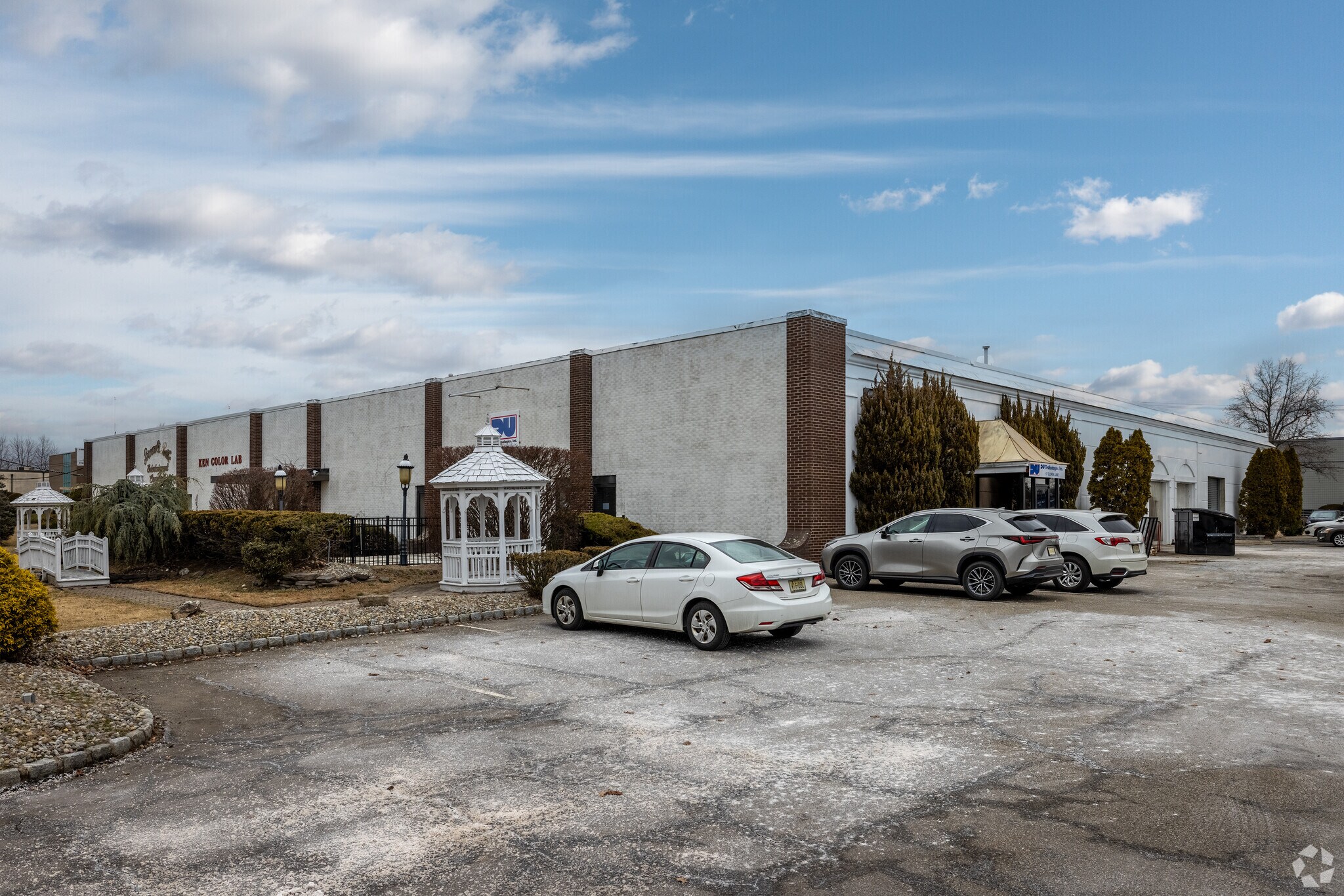 15-17 Gloria Ln, Fairfield, NJ for sale Primary Photo- Image 1 of 1