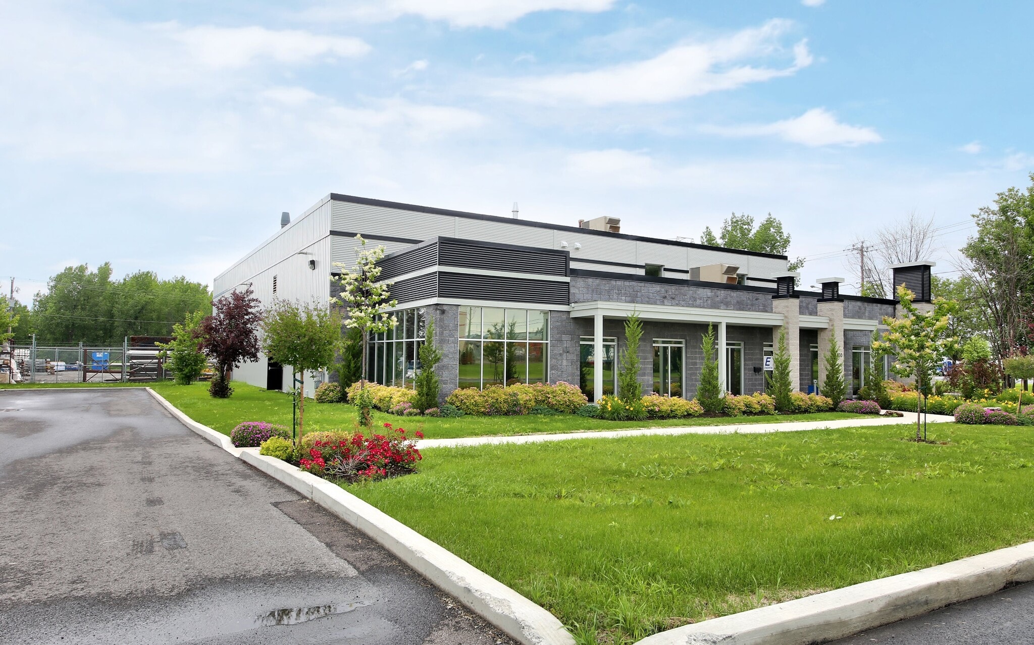 130 Rue de l'Isère, Candiac, QC for sale Building Photo- Image 1 of 1