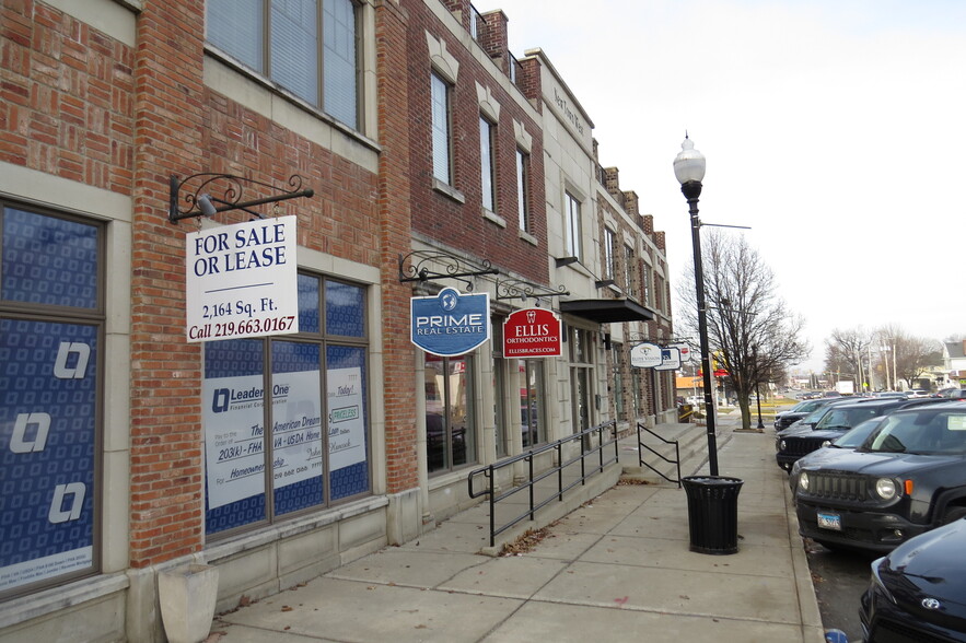 123-125 N Main St, Crown Point, IN for lease - Building Photo - Image 1 of 12