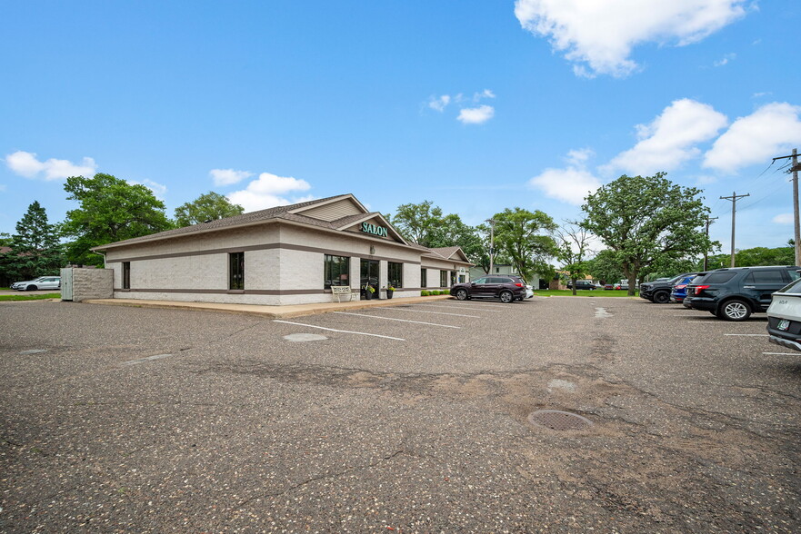 325-337 NW Northdale Blvd, Coon Rapids, MN for sale - Building Photo - Image 2 of 22