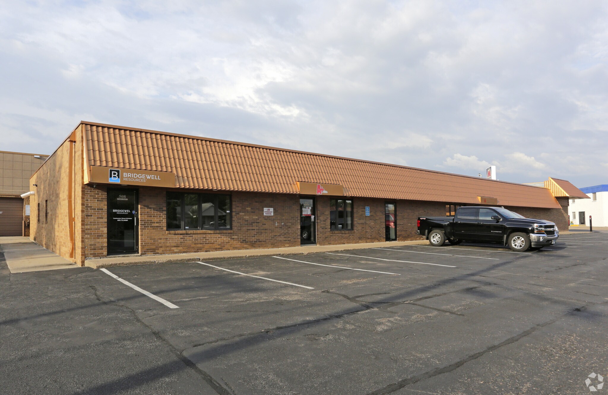 300-344 5th Ave SE, Osseo, MN for sale Primary Photo- Image 1 of 1