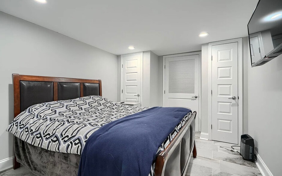 635 E Fort Ave, Baltimore, MD for sale - Interior Photo - Image 2 of 42