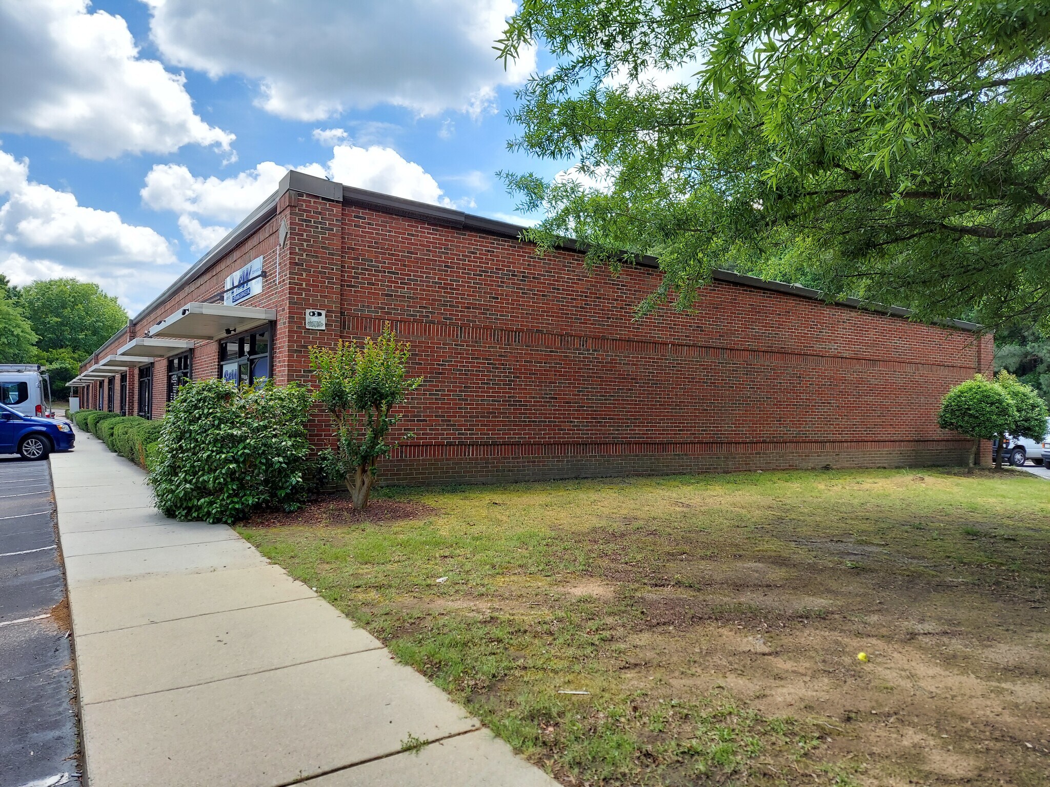 500 New Hope Rd, Raleigh, NC 27610 New Hope Commercial Center