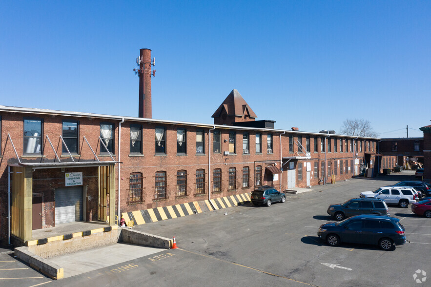 245 4th St, Passaic, NJ for lease - Building Photo - Image 1 of 6