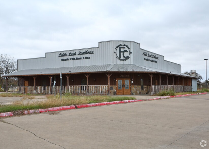 2004 W Swan St, Stephenville, TX for sale - Primary Photo - Image 1 of 1