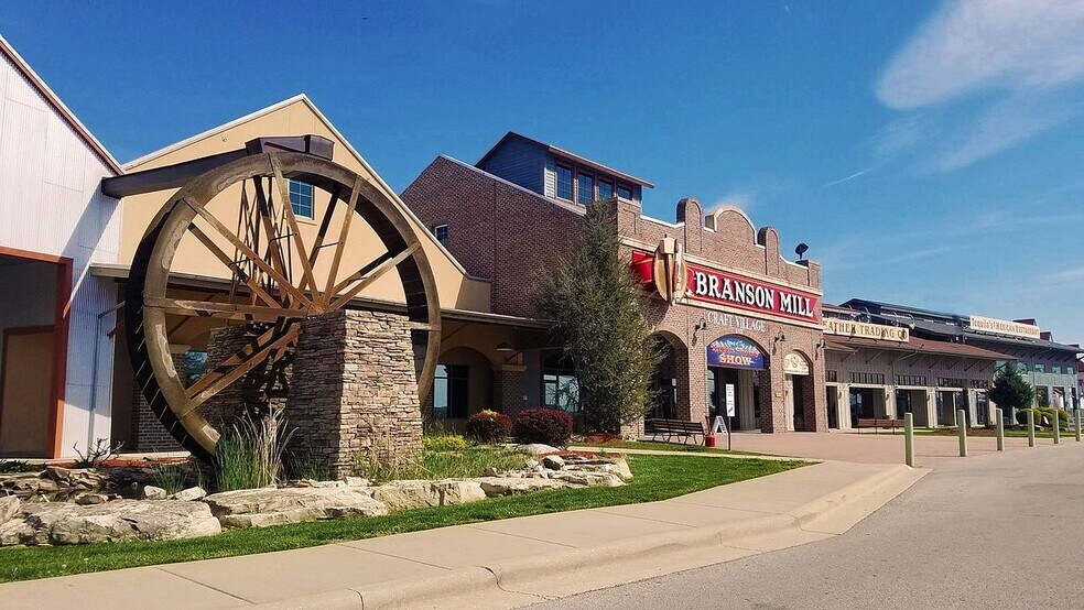 3300 Gretna Rd, Branson, MO 65616