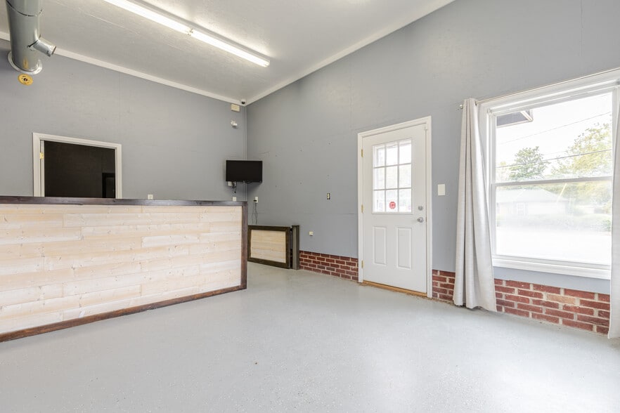 201 Spratt St, Fort Mill, SC for lease - Building Photo - Image 2 of 18