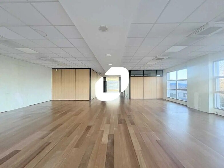 Office in Floirac for lease - Interior Photo - Image 2 of 13