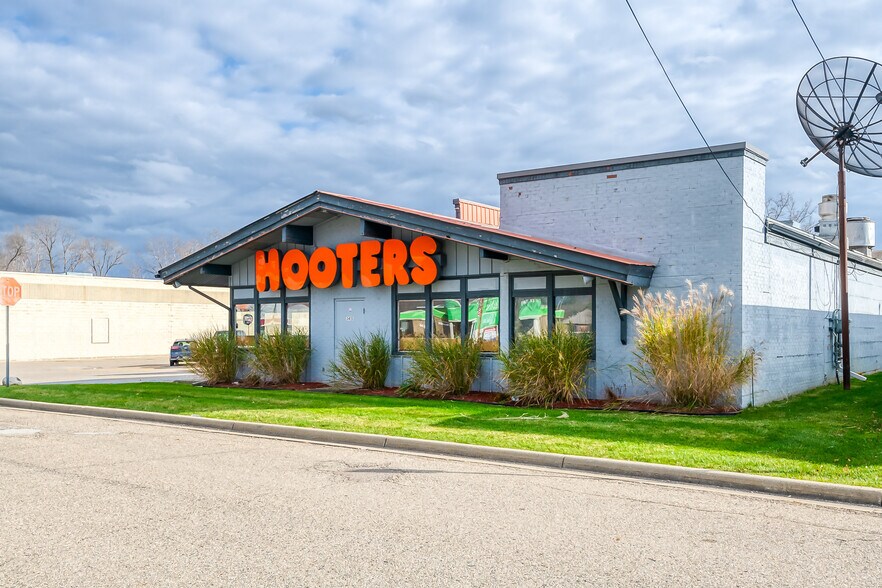 3415 Miller Rd, Flint, MI for sale - Building Photo - Image 1 of 1