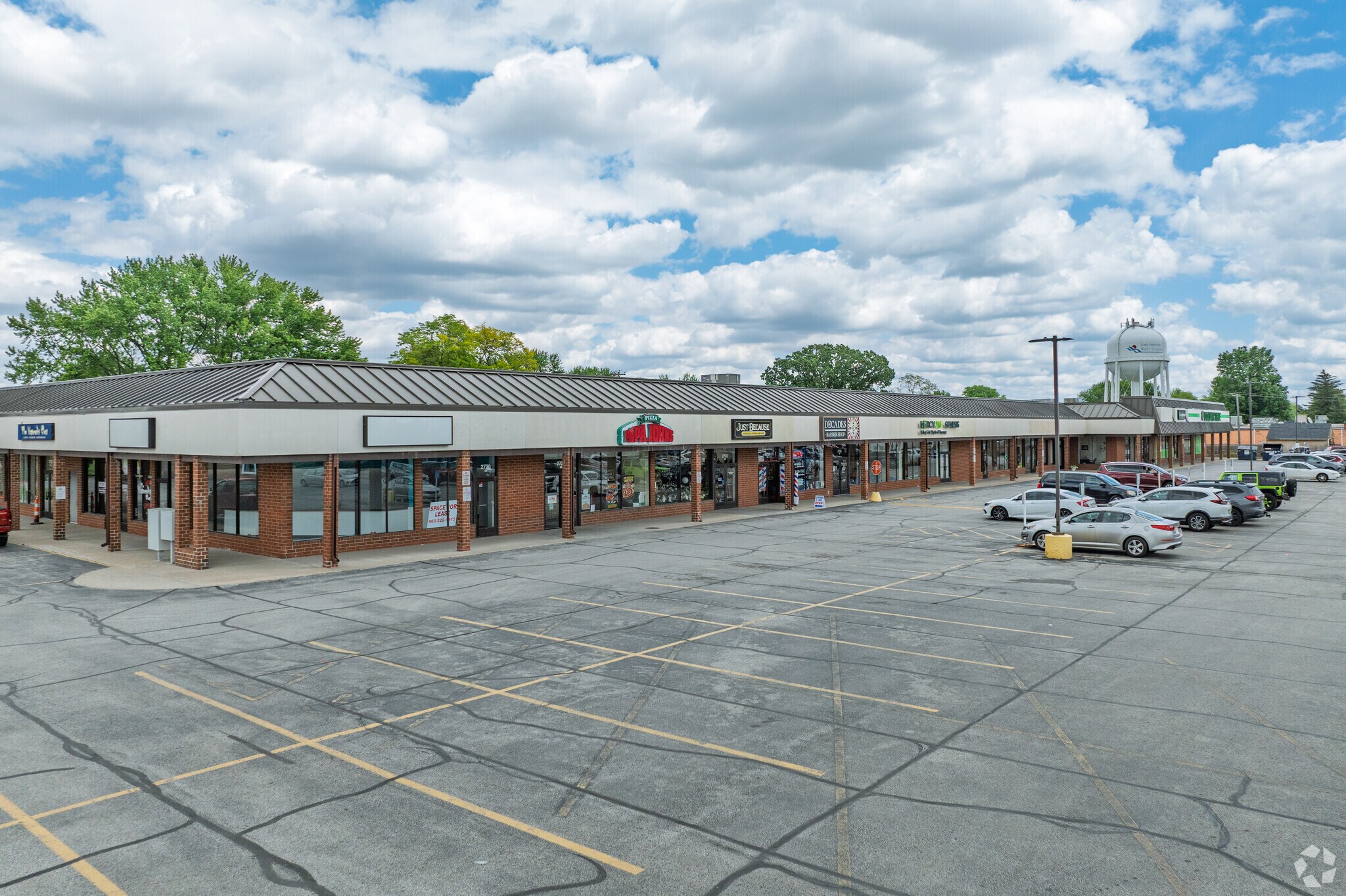 2700-2832 W Locust St, Davenport, IA for sale Primary Photo- Image 1 of 1