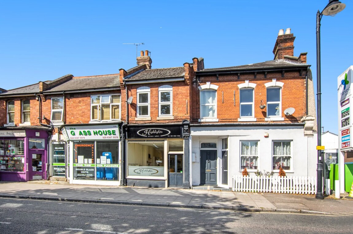 122c Chase Side, Enfield, EN2 0QN Retail for Sale