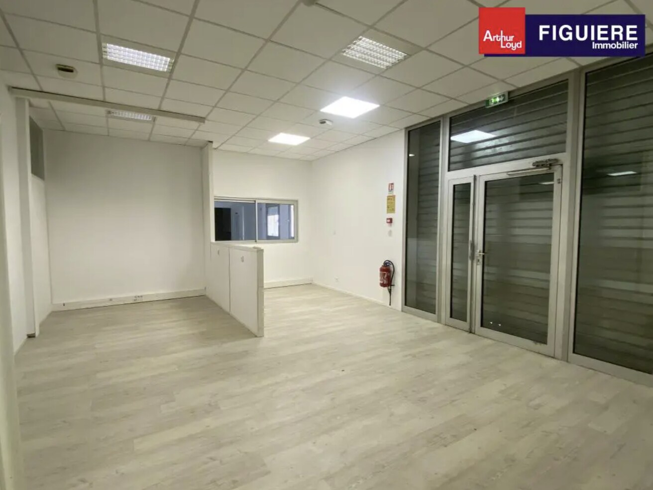 Office in Aix-en-Provence for lease Interior Photo- Image 1 of 5