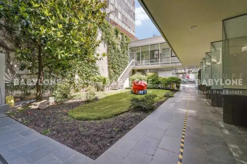 Office in Puteaux for lease - Building Photo - Image 2 of 13