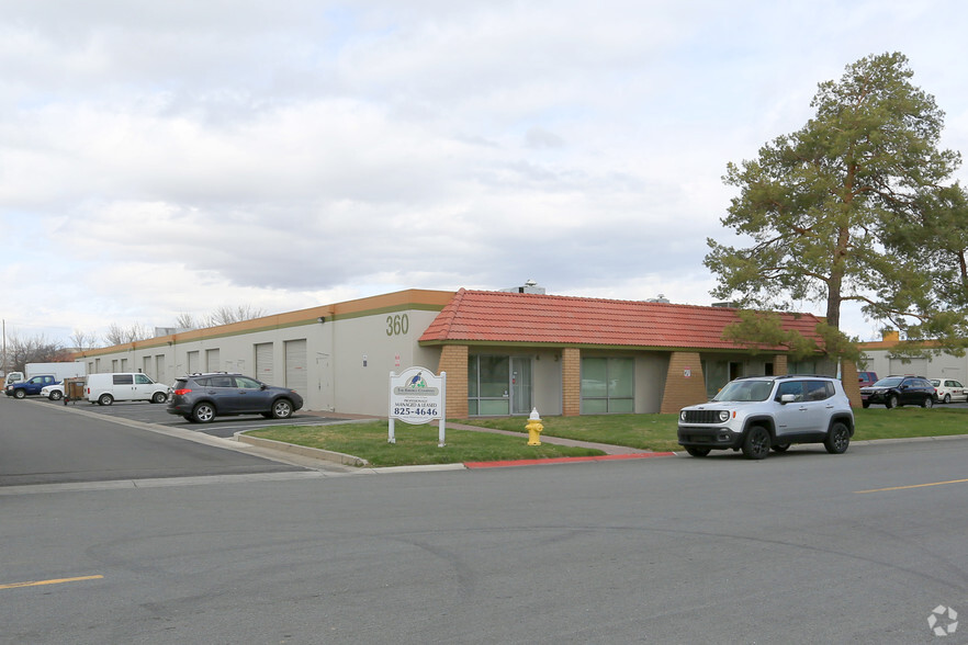 360 Freeport Blvd, Sparks, NV for lease - Primary Photo - Image 1 of 11