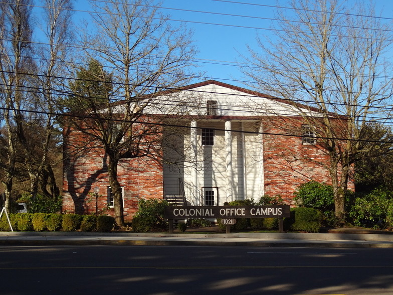 10211 SW Barbur Blvd, Portland, OR for lease - Primary Photo - Image 1 of 4