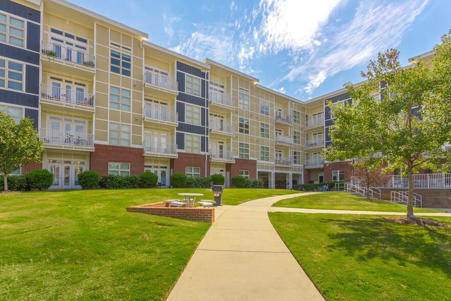 1347 Old Apex Rd, Cary, NC for lease - Building Photo - Image 3 of 7