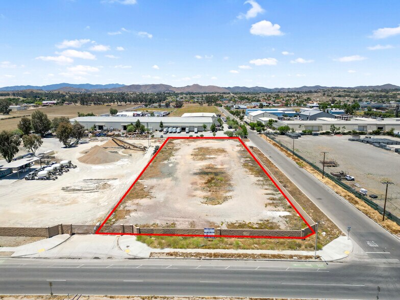 1980 Goetz Rd, Perris, CA for lease - Building Photo - Image 3 of 12