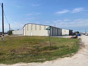 1401 Iowa St, South Houston, TX for lease Building Photo- Image 2 of 11