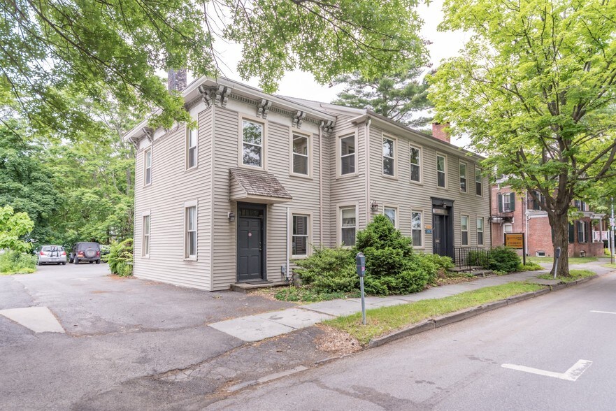 231 Clinton Ave, Kingston, NY 12401