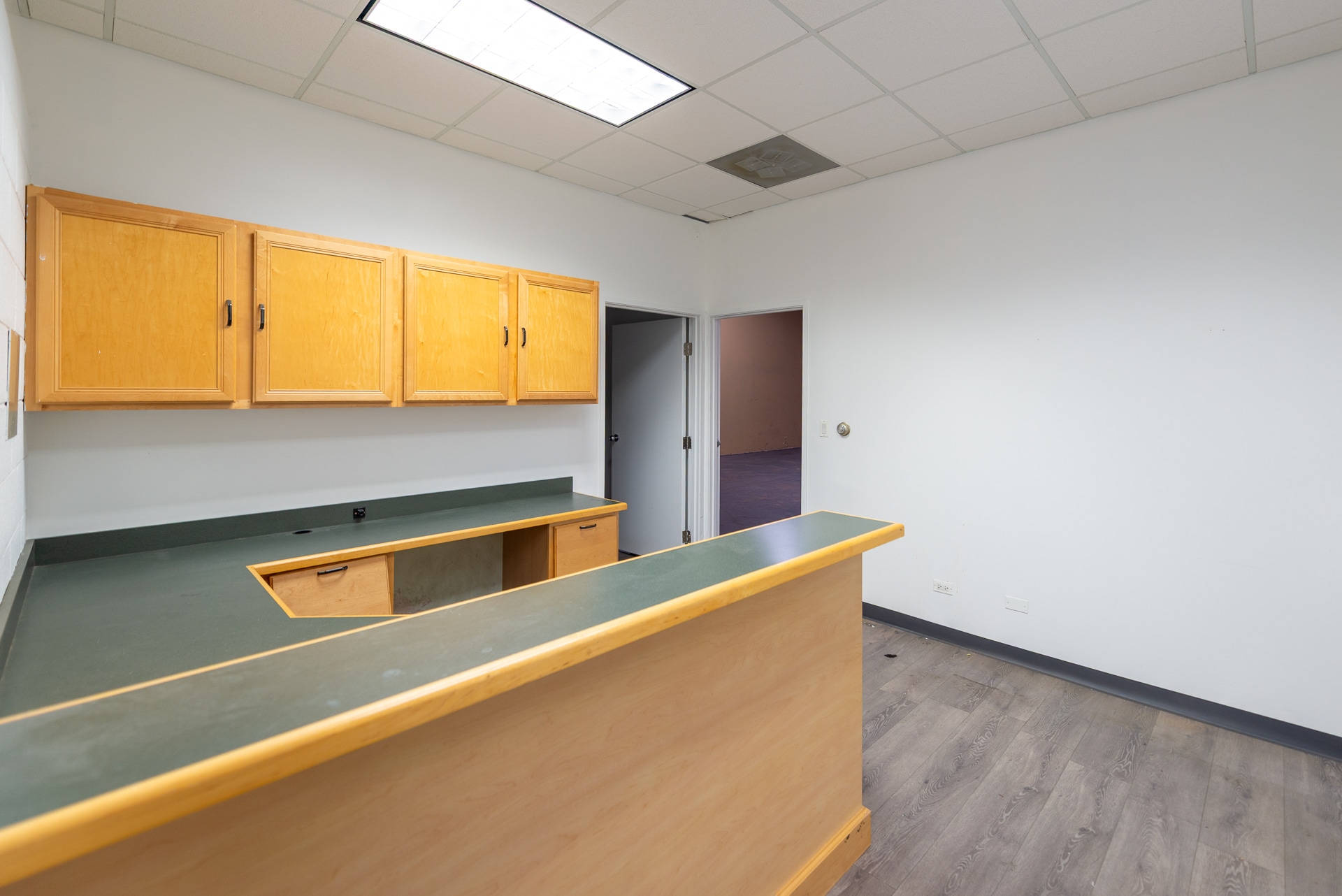 1519 E Main St, St Charles, IL for lease Interior Photo- Image 1 of 4