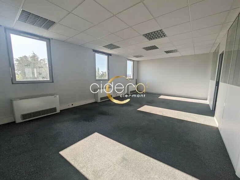 Office in Clermont-Ferrand for lease - Interior Photo - Image 2 of 7