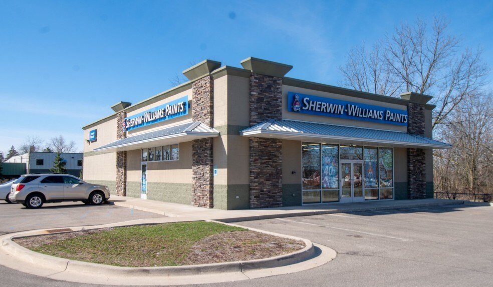 1824 Lake Lansing Rd, Lansing, MI 48912