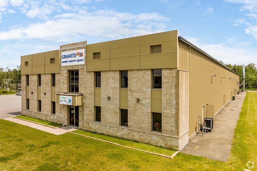 18200 Rue J.-A.-Bombardier, Mirabel, QC for sale - Primary Photo - Image 1 of 1