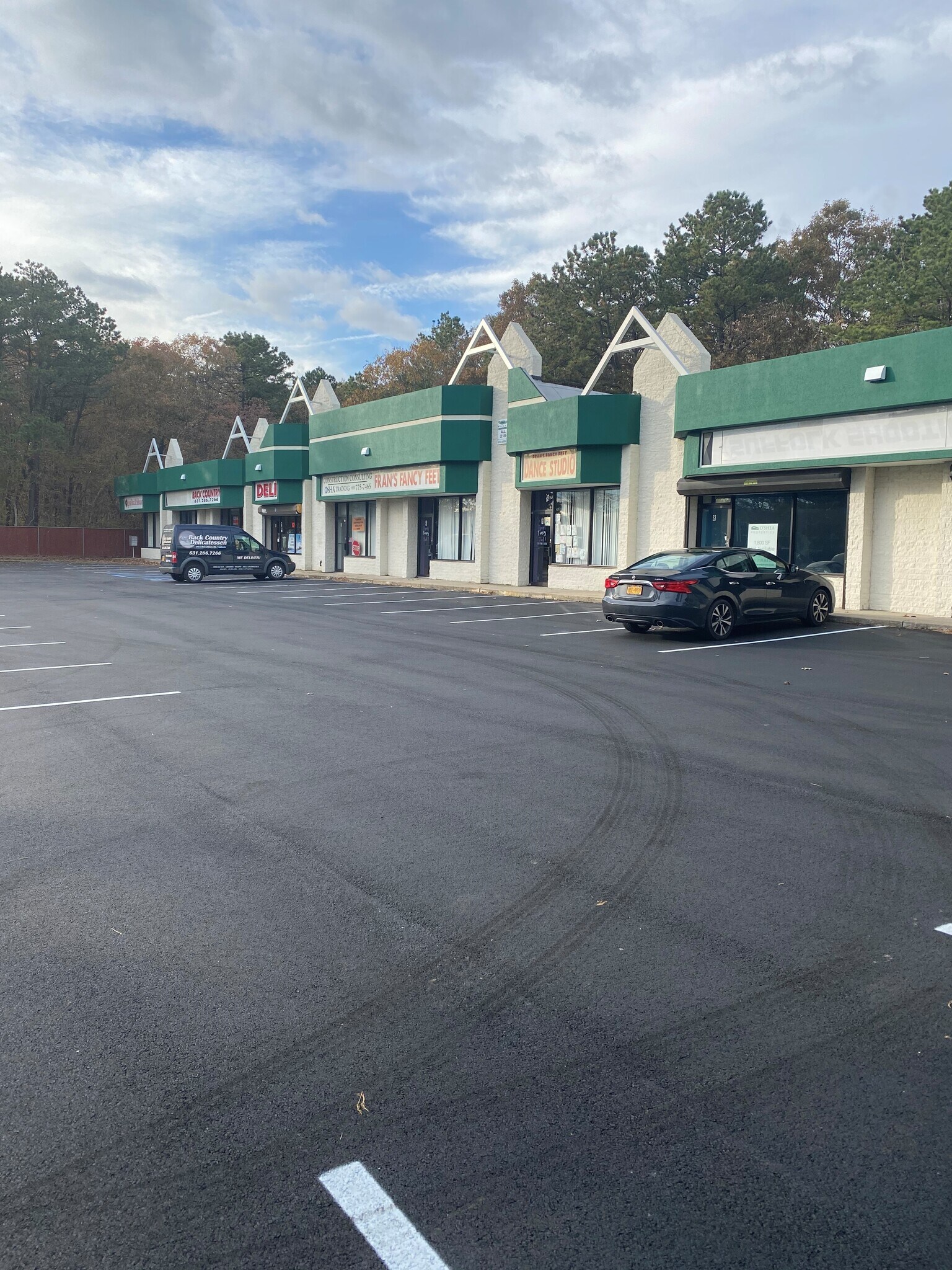 70 Horseblock Rd, Yaphank, NY 11980