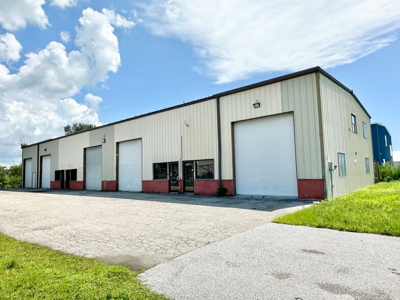 5468 Williamsburg Dr, Punta Gorda, FL for lease - Building Photo - Image 1 of 2