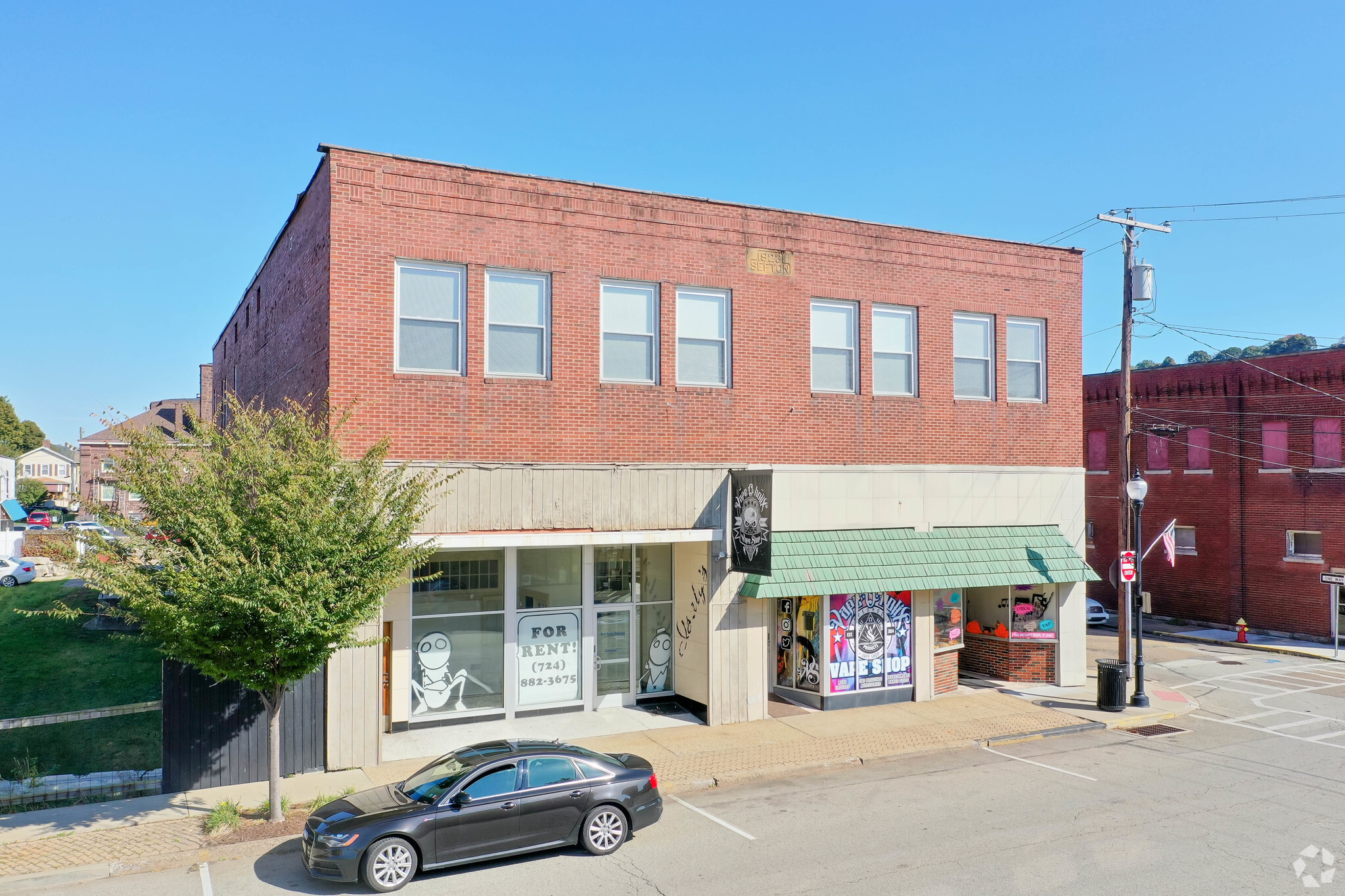 300 Corbet St, Tarentum, PA for lease Building Photo- Image 1 of 7