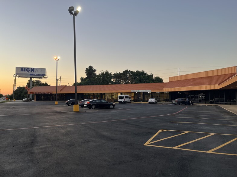 18627-18825 SH 249, Houston, TX for lease - Building Photo - Image 2 of 4