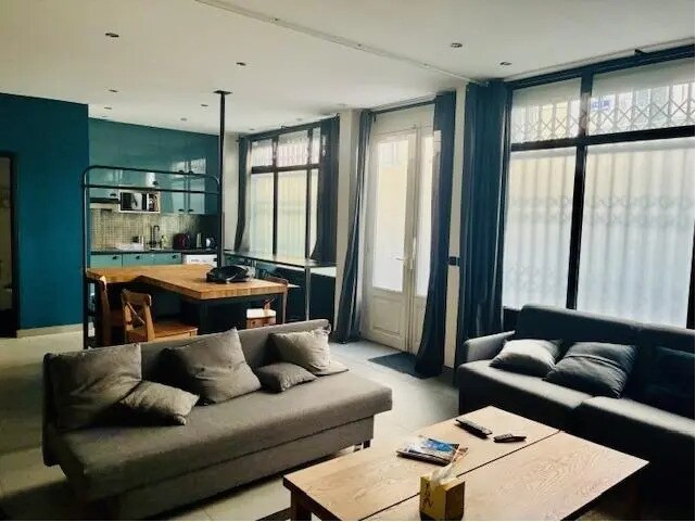 Retail in Paris for lease - Interior Photo - Image 2 of 4