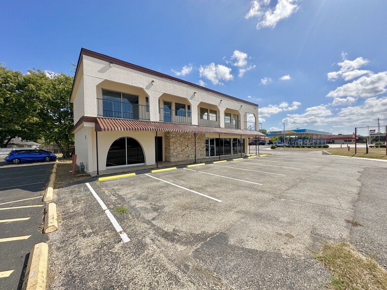 7205 Bandera Rd, San Antonio, TX for lease - Building Photo - Image 2 of 27