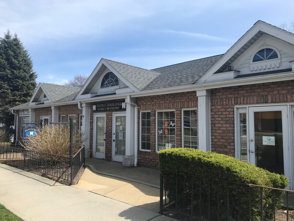 234 Main St, Center Moriches, NY 11934