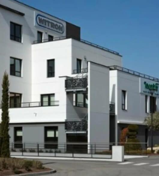 Office in Genas for lease - Building Photo - Image 2 of 8