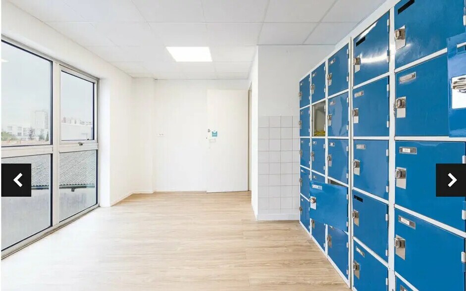 Office in Bordeaux for lease - Building Photo - Image 2 of 8