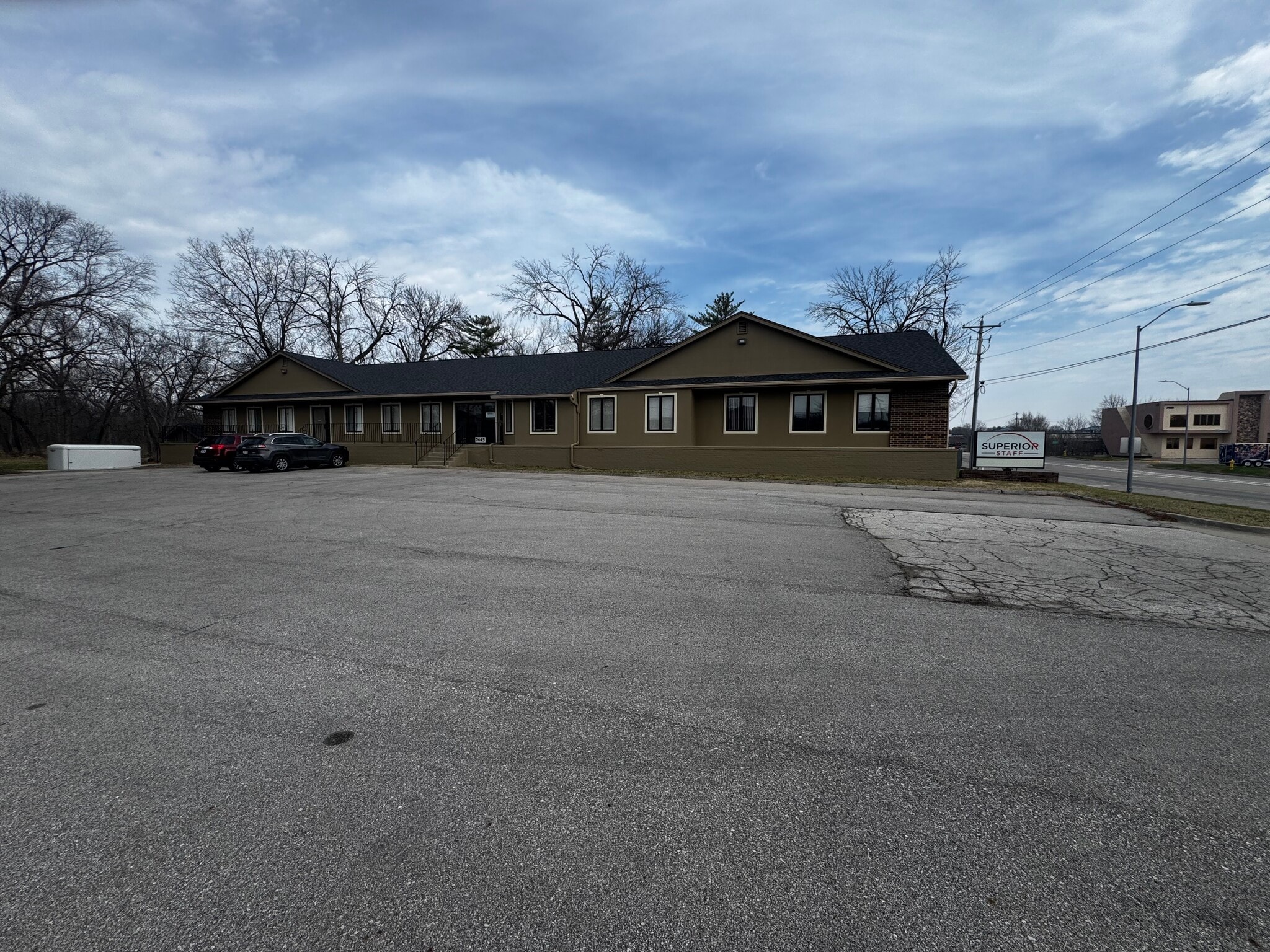7445 University Blvd, Des Moines, IA for lease Building Photo- Image 1 of 13