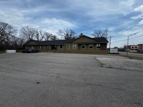 7445 University Blvd, Des Moines, IA for lease Building Photo- Image 1 of 13