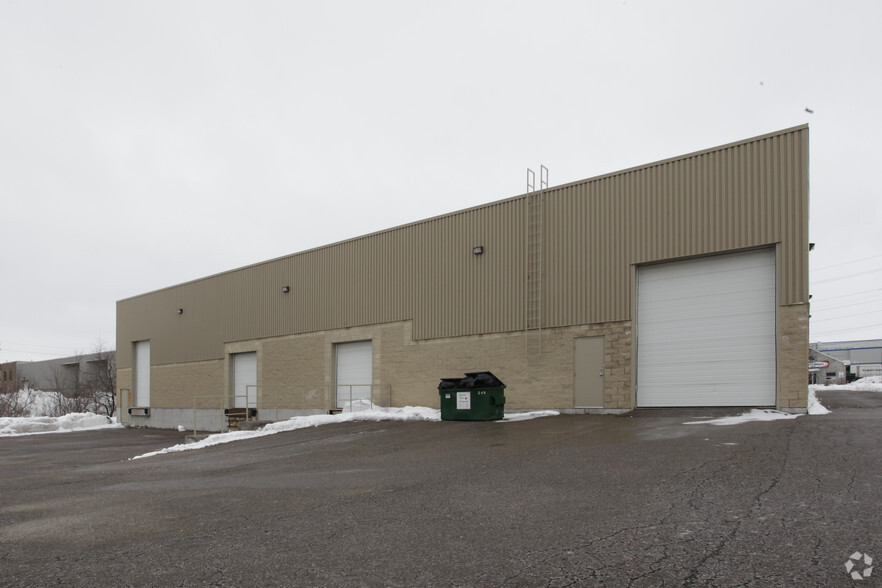 1140 Ringwell Dr, Newmarket, ON for lease - Building Photo - Image 2 of 2