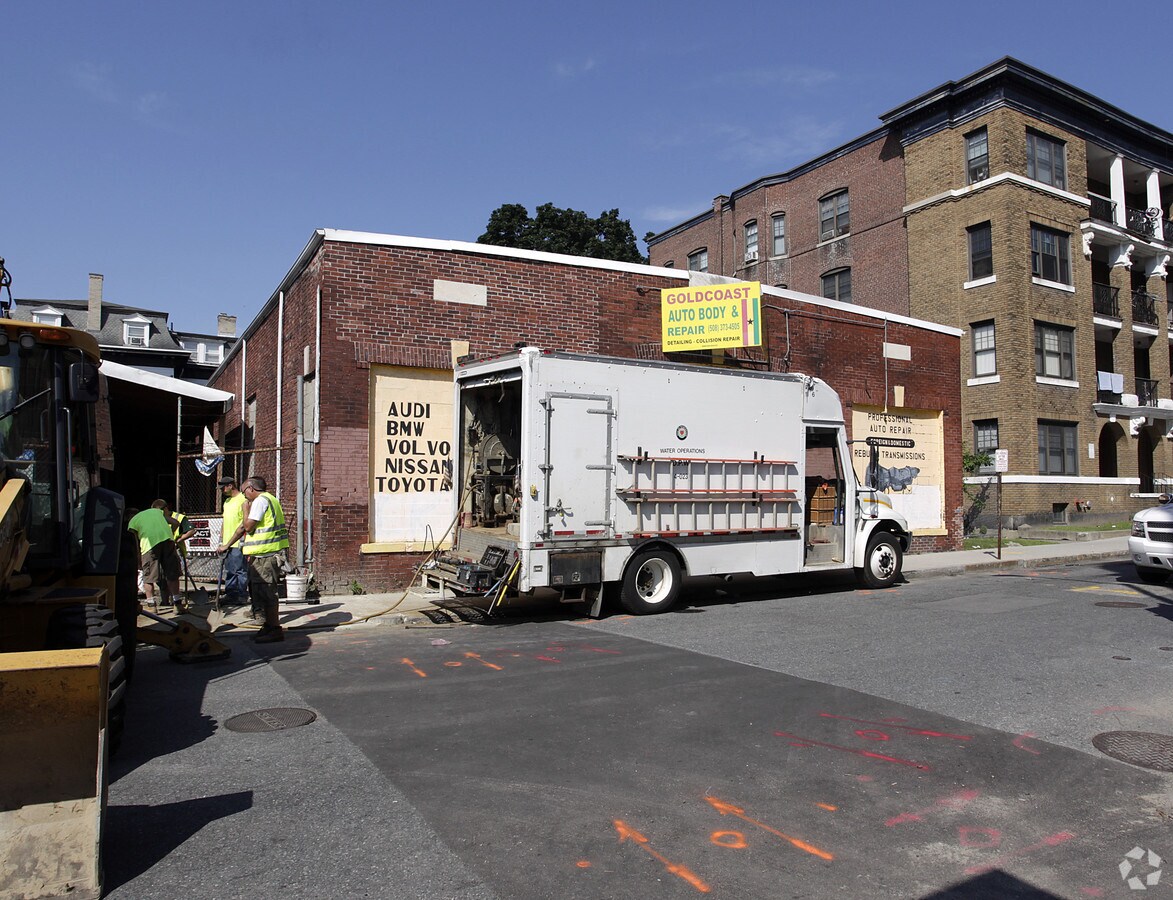 3 King St, Worcester, MA 01610