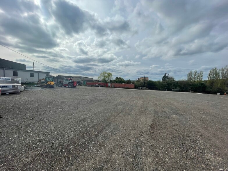 Newyears Green Ln, Uxbridge for lease - Building Photo - Image 3 of 7