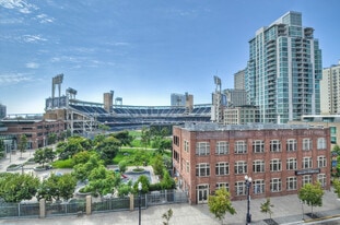 TR Office | TR Retail - Live-Work Space