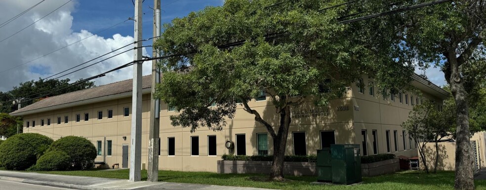 7500 SW 87th Ave, Miami, FL for lease - Building Photo - Image 2 of 7