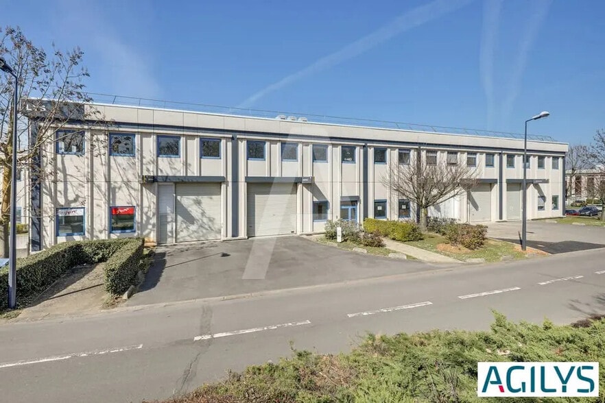 Flex in  for lease - Building Photo - Image 1 of 5