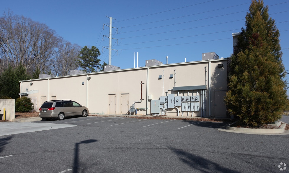 270 St. Claire Dr, Alpharetta, GA for lease - Building Photo - Image 2 of 4