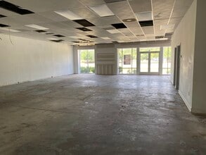 7035 Philips Hwy, Jacksonville, FL for lease Building Photo- Image 2 of 4